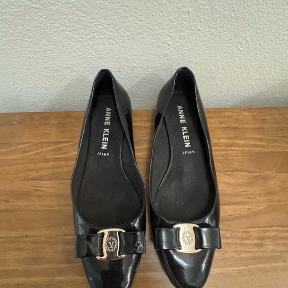 Anne Klein Black Women's Shoes - Picture 1 of 4